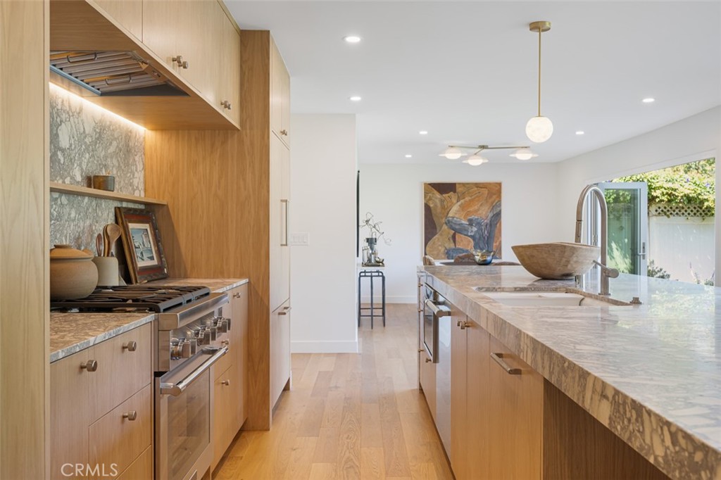 2880 Clubhouse Road Costa Mesa, CA 92626 - Photo 12 of 54