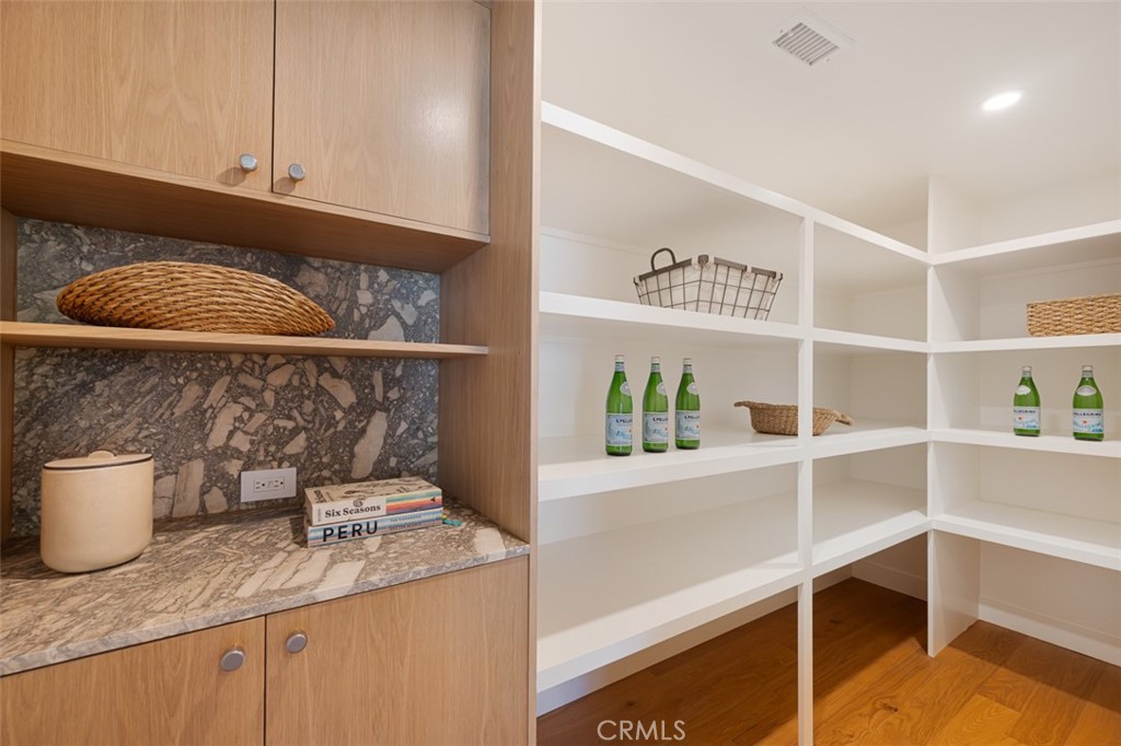 2880 Clubhouse Road Costa Mesa, CA 92626 - Photo 16 of 54