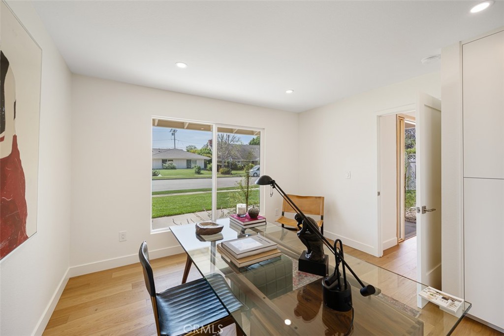 2880 Clubhouse Road Costa Mesa, CA 92626 - Photo 27 of 54