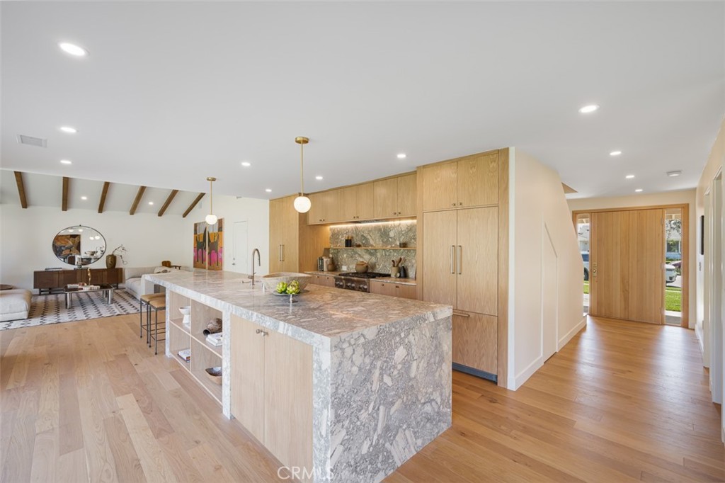 2880 Clubhouse Road Costa Mesa, CA 92626 - Photo 4 of 54