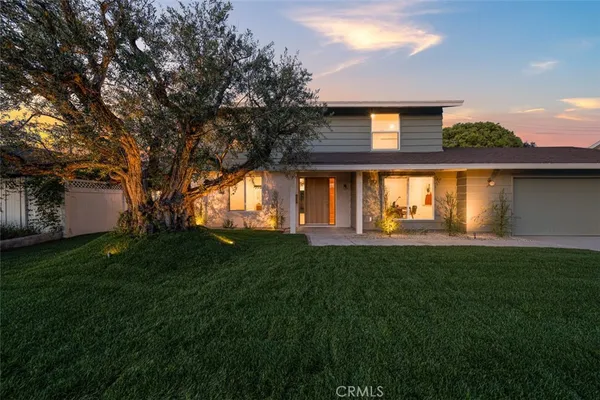 $3,295,000 | 2880 Clubhouse Road, Costa Mesa, CA 92626