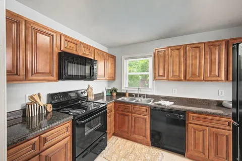 $424,000 | 909 Oneida Avenue, Nashville, TN 37207
