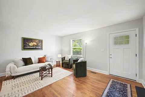 $424,000 | 909 Oneida Avenue, Nashville, TN 37207