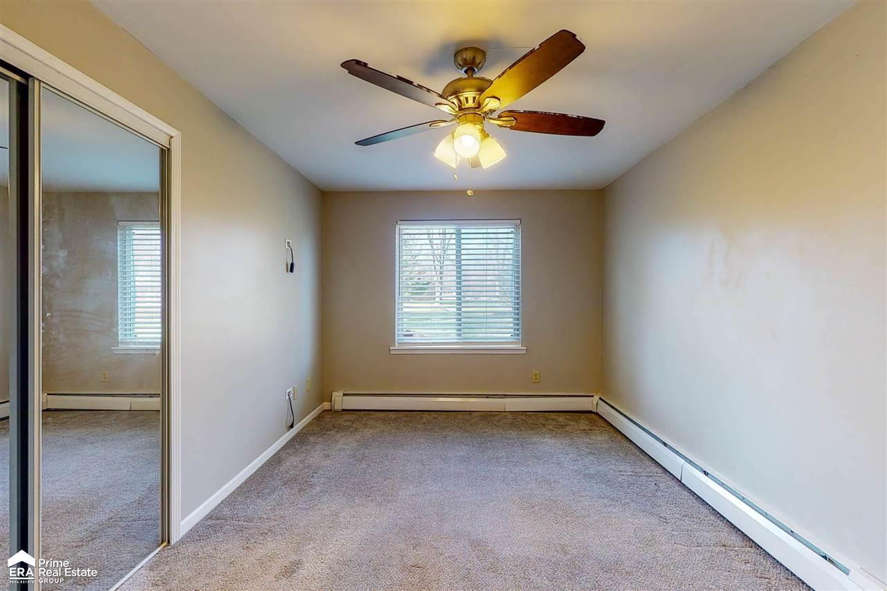 4083 North Center Road Flint, MI 48506 - Photo 16 of 49 50061272-16.JPG
