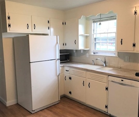 21 Susan Road Marlborough, MA 01752 - Photo 8 of 11 Gallery Image 8