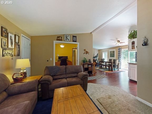 28508 Chapman Road Scappoose, OR 97056 - Photo 11 of 32 Gallery Image 11
