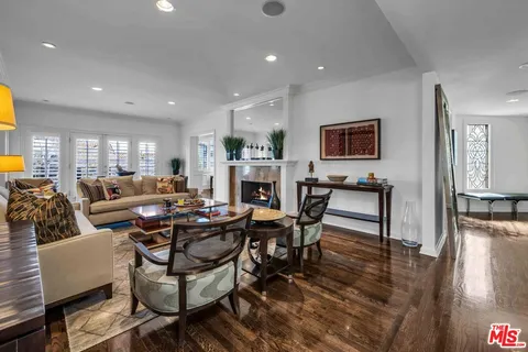 $10,500 | 11745 Montana Avenue, Unit 301, Los Angeles, CA 90049