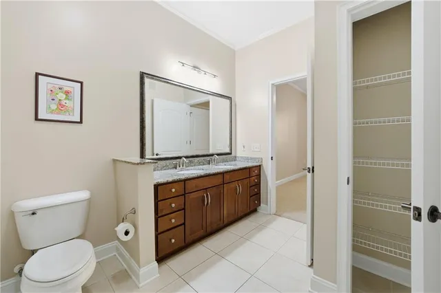a view of utility room with washer and dryer