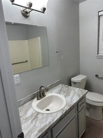 $900 | 107 Farm To Market 834, Unit 4, Daisetta, TX 77564