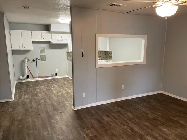 $900 | 107 Farm To Market 834, Unit 4, Daisetta, TX 77564