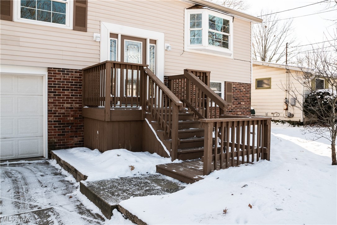 158 Morningside Road Niles, OH 44446 - Photo 3 of 36 Large deck leading to front door.