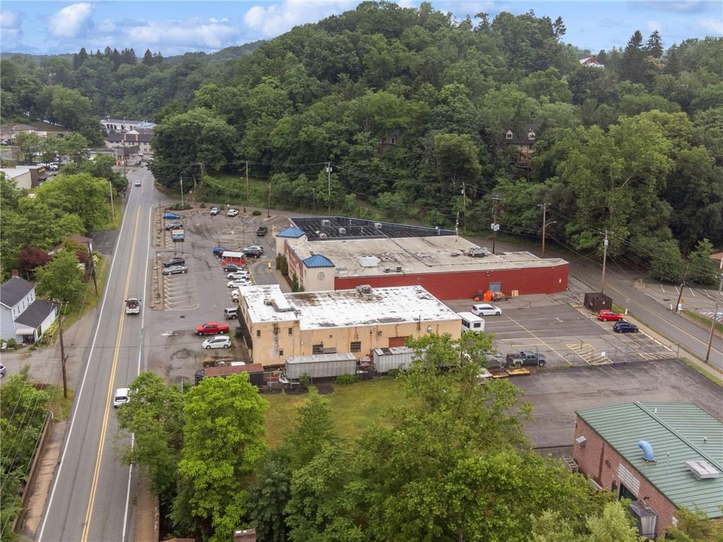 1523 Evergreen Road Pittsburgh, PA 15209 - Photo 35 of 35 an aerial view of a house with a yard
