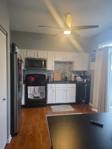$2,300 | 2662 Cesario Drive, Unit 2662, Hampshire, IL 60140