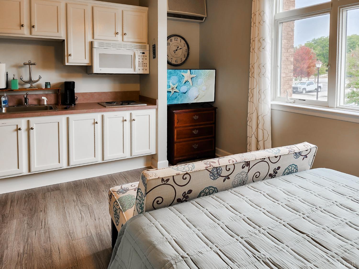 1245 Graves Harbor Trail, Unit 2201 Huddleston, VA 24104 - Photo 11 of 15