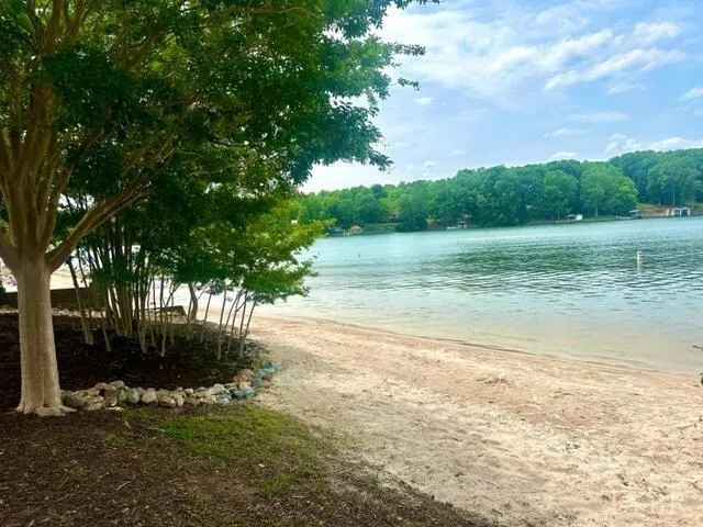 $119,900 | 1245 Graves Harbor Trail, Unit 2201, Huddleston, VA 24104