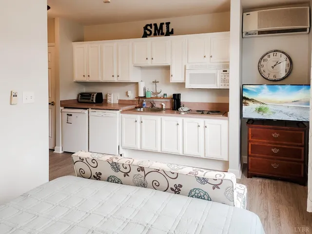 $119,900 | 1245 Graves Harbor Trail, Unit 2201, Huddleston, VA 24104