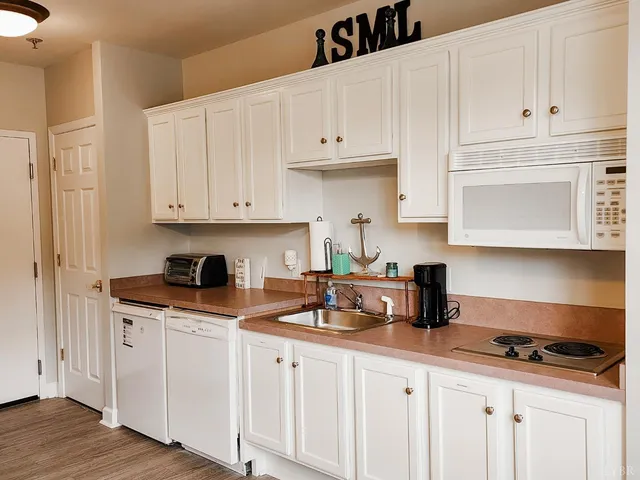 $119,900 | 1245 Graves Harbor Trail, Unit 2201, Huddleston, VA 24104