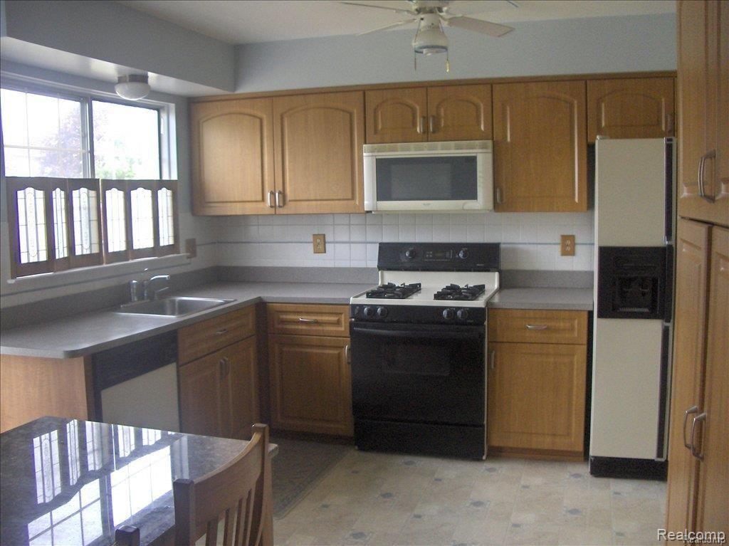 39894 Cheviot Road Canton, MI 48188 - Photo 10 of 20