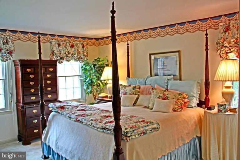 9845 Natick Road Burke, VA 22015 - Photo 13 of 30 Master Bedroom