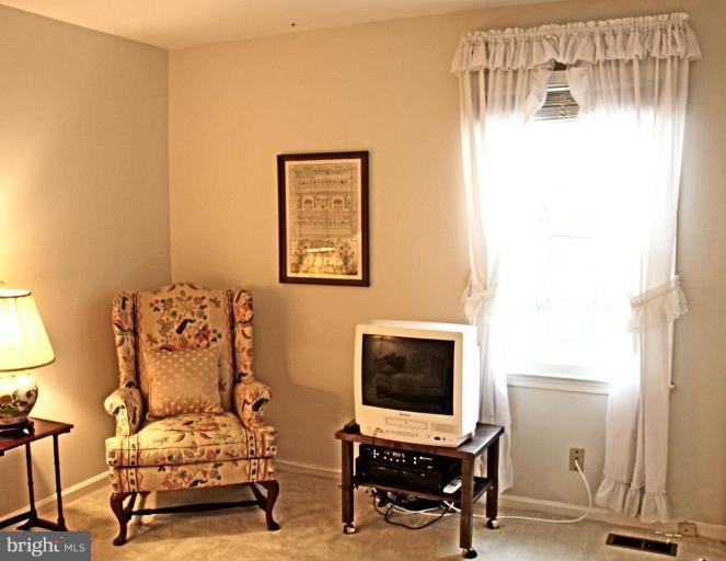 9845 Natick Road Burke, VA 22015 - Photo 18 of 30 Bedroom #4