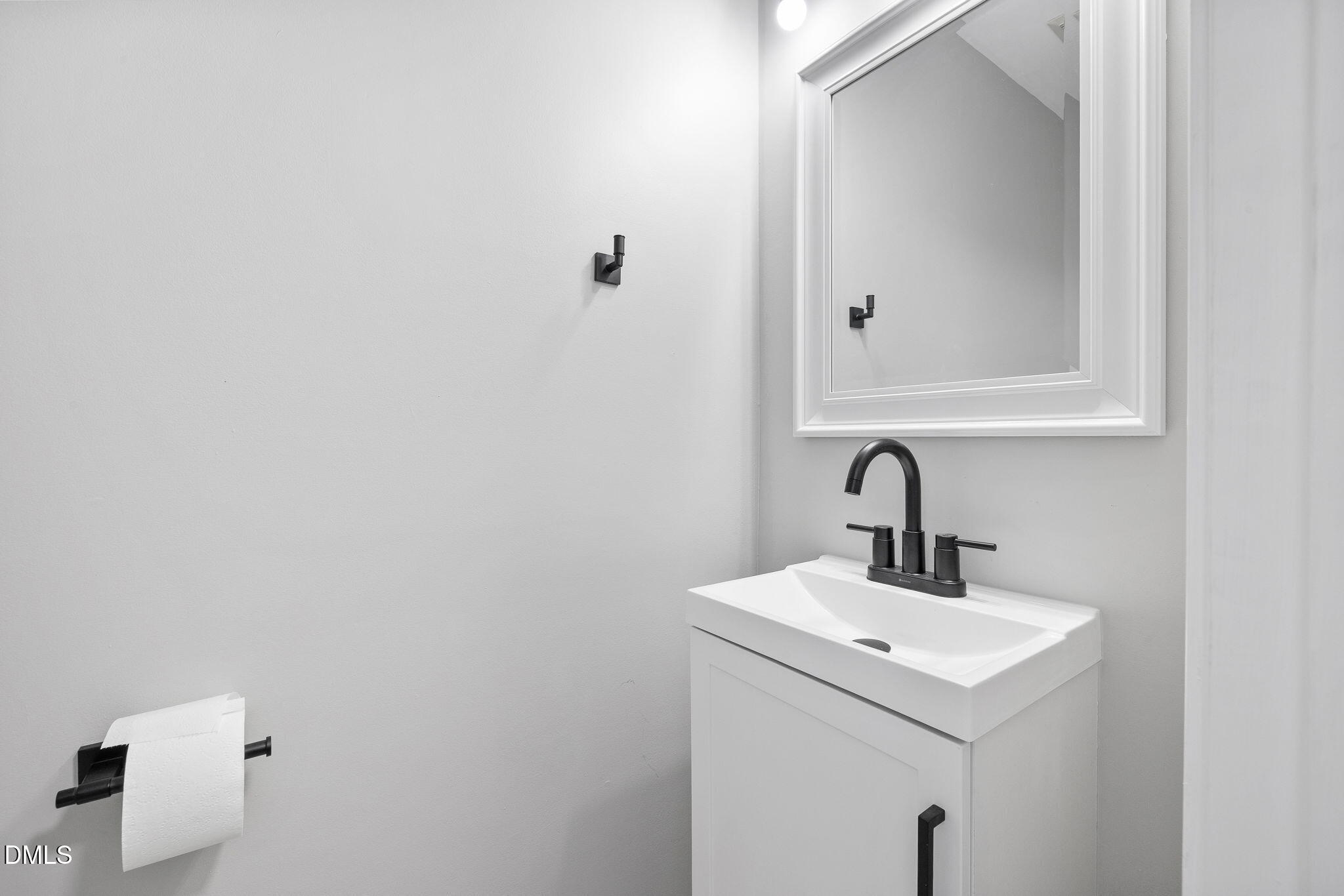 7741 Kingsberry Court Raleigh, NC 27615 - Photo 19 of 33 19-web-or-mls-DX3A7175