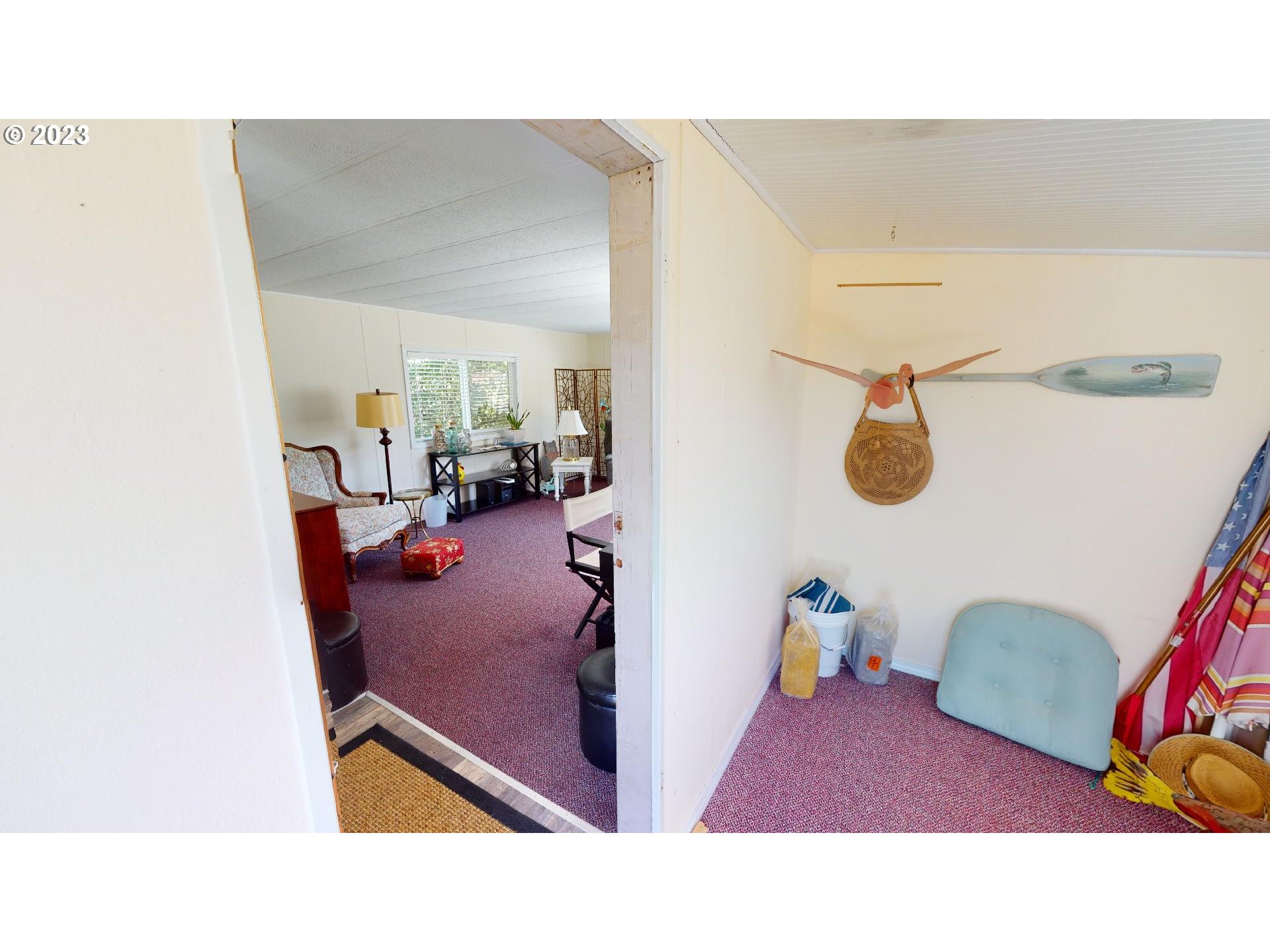 95623 Jerry's Flat Road, Unit 16 Gold Beach, OR 97444 - Photo 6 of 26 Living Room/Entrance