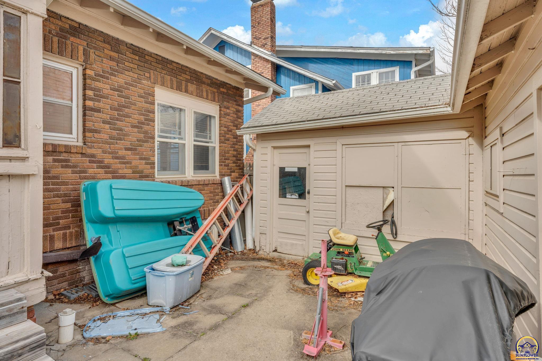 1034 Southwest Lincoln Street Topeka, KS 66604 - Photo 40 of 42