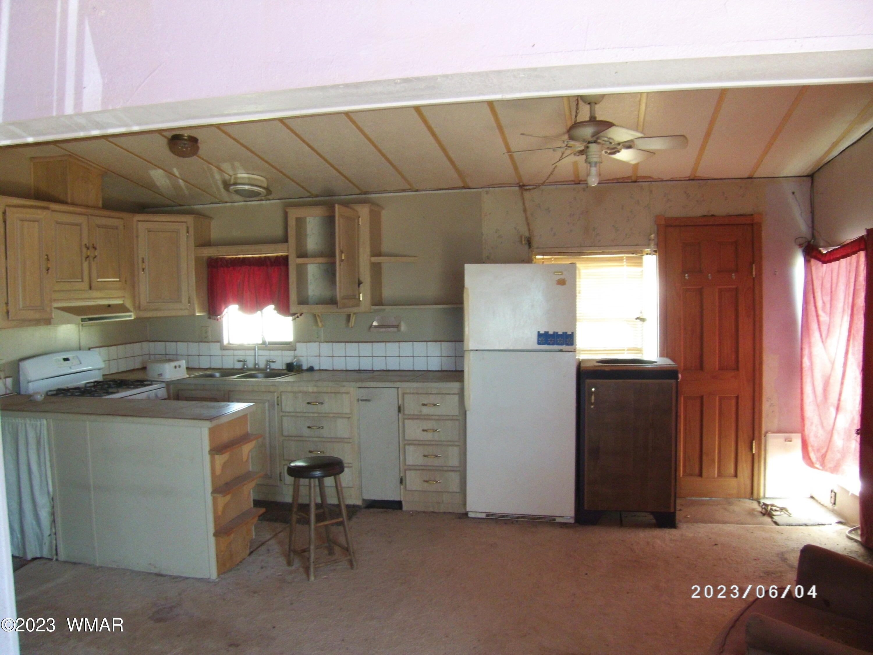 8688 Supancheck Road Show Low, AZ 85901 - Photo 2 of 11 Gallery Image 2