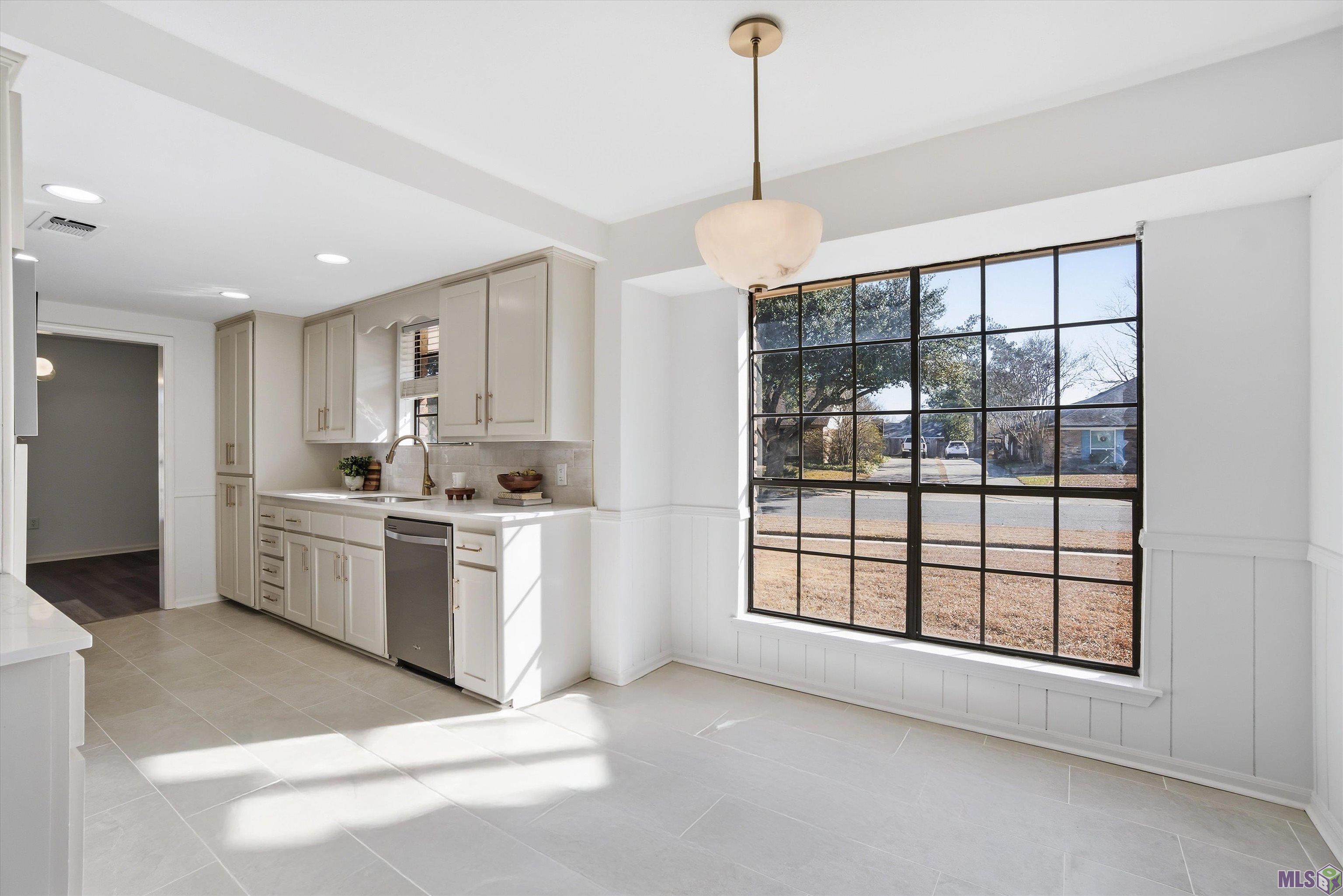 12536 Mallory Avenue Baton Rouge, LA 70816 - Photo 4 of 16