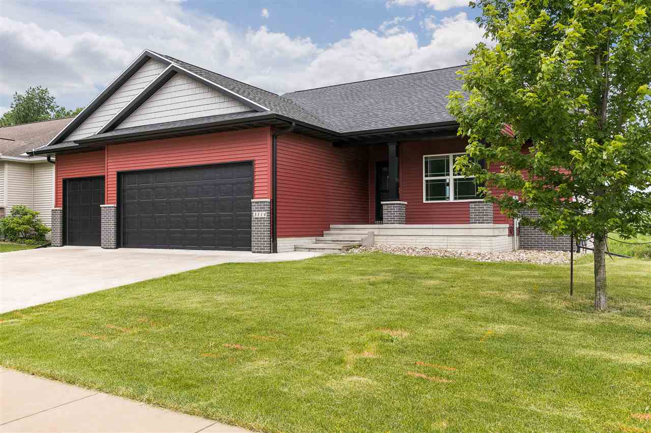 3114 Falcon View Road Southwest Cedar Rapids, IA 52404 - Photo 2 of 25 Gallery Image 2