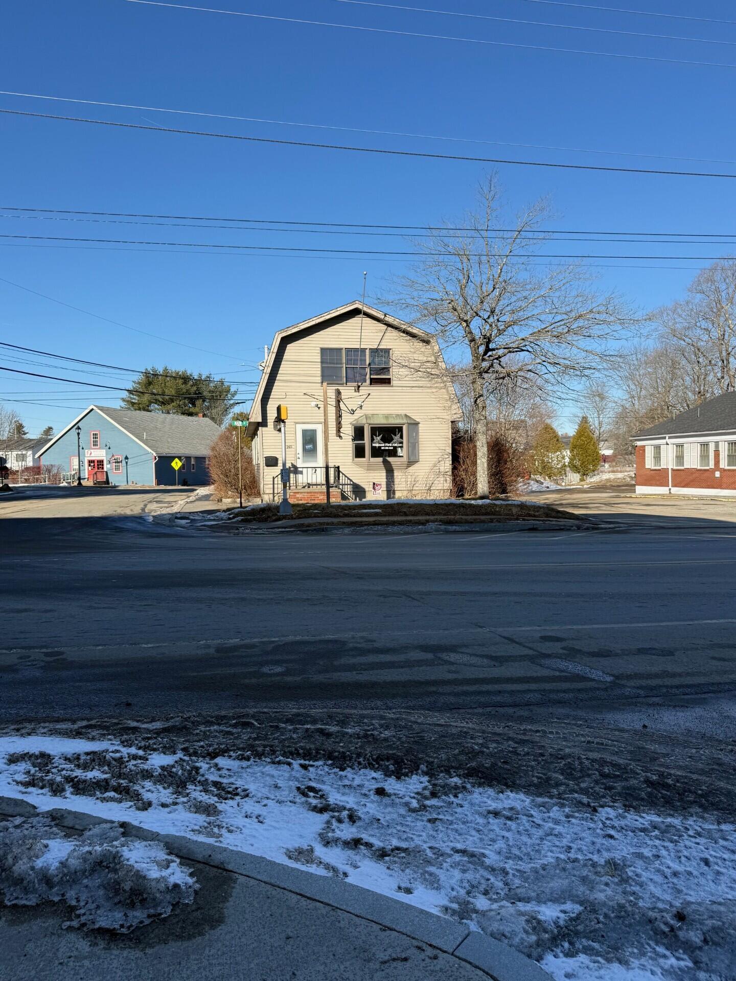 145 Main Street Thomaston, ME 04861 - Photo 4 of 35