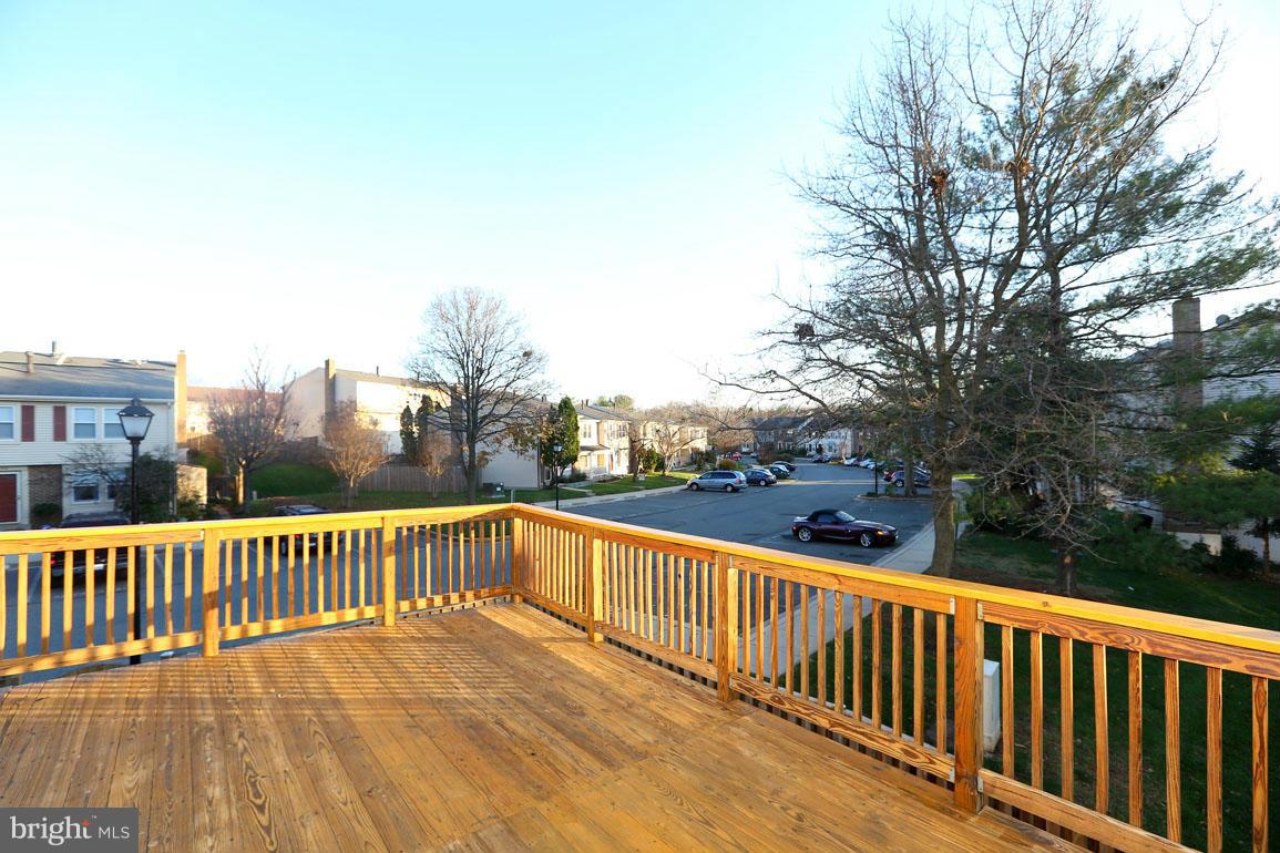 2 Pontiac Way Gaithersburg, MD 20878 - Photo 13 of 28 Exterior (Rear)