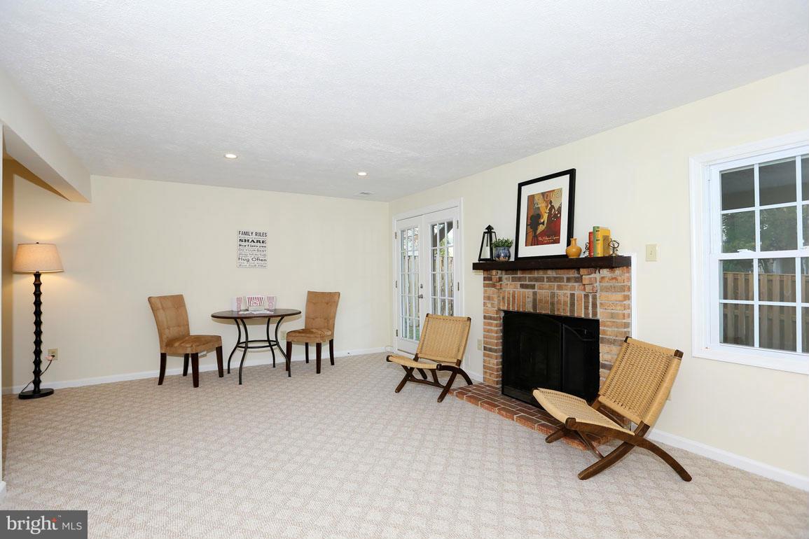 2 Pontiac Way Gaithersburg, MD 20878 - Photo 22 of 28 Family Room