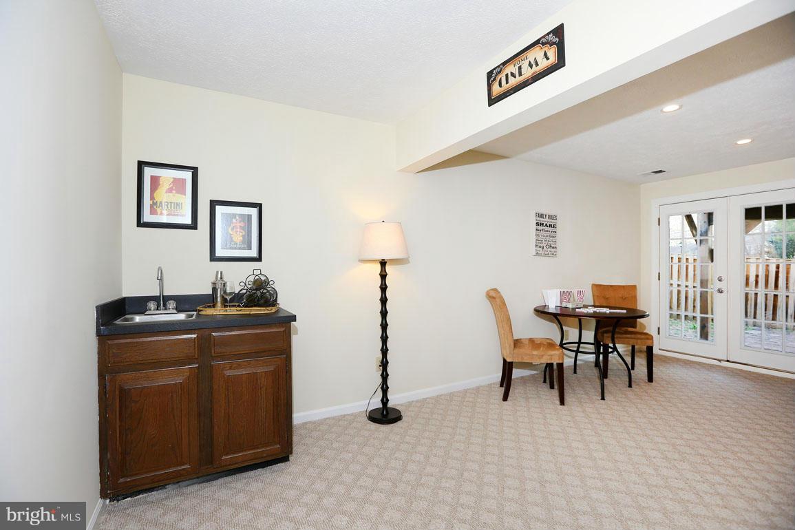 2 Pontiac Way Gaithersburg, MD 20878 - Photo 23 of 28 Family Room
