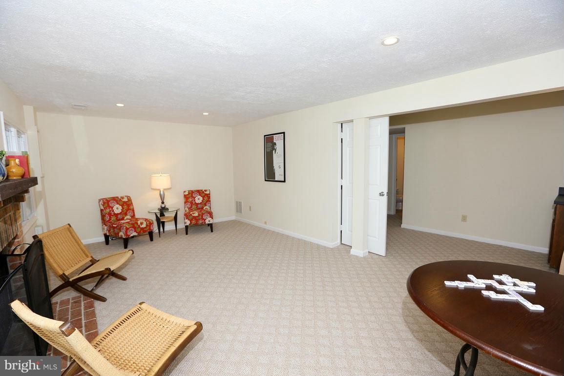 2 Pontiac Way Gaithersburg, MD 20878 - Photo 24 of 28 Family Room