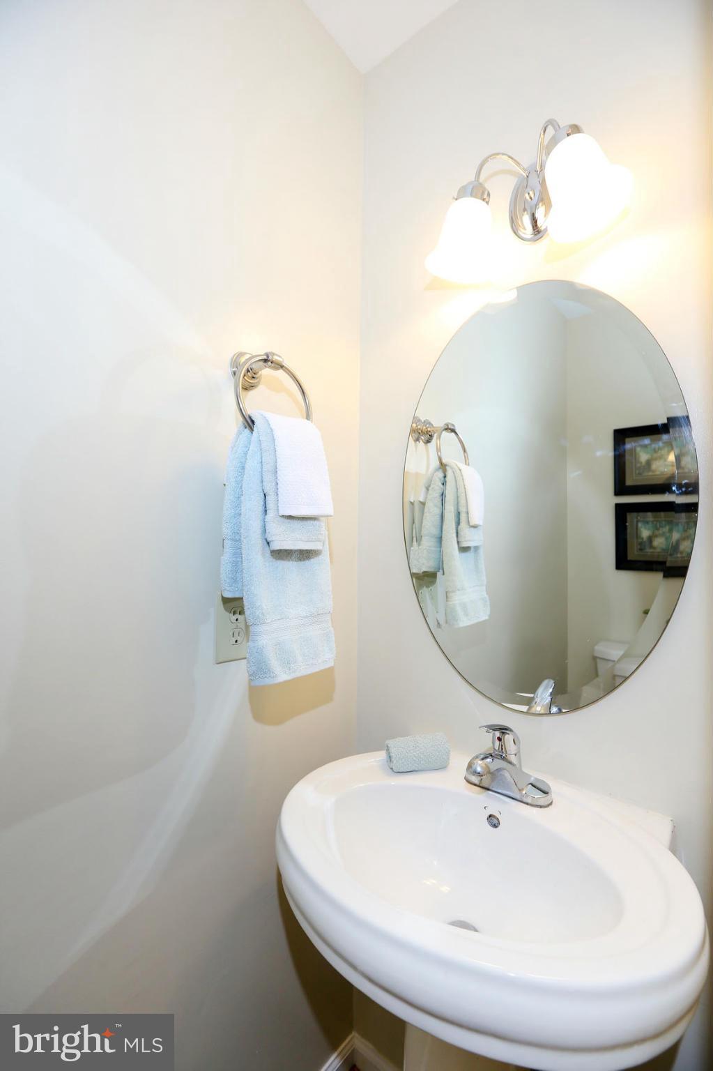 2 Pontiac Way Gaithersburg, MD 20878 - Photo 4 of 28 Bath