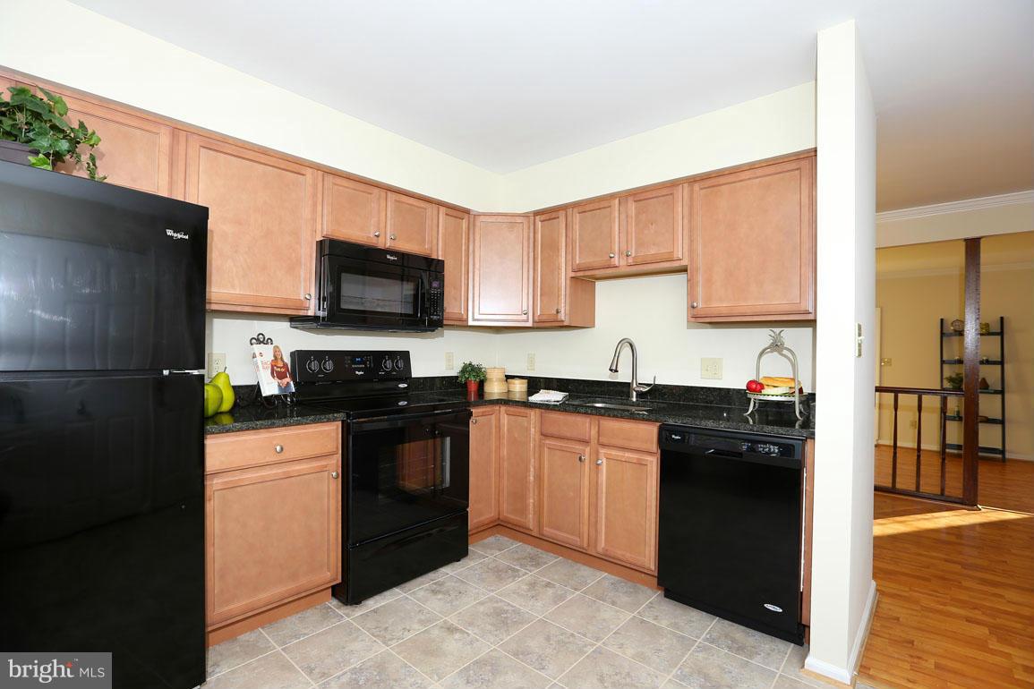 2 Pontiac Way Gaithersburg, MD 20878 - Photo 5 of 28 Kitchen