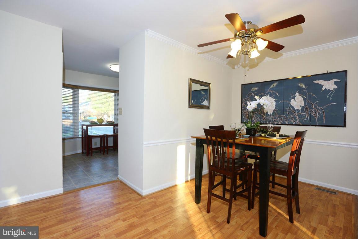 2 Pontiac Way Gaithersburg, MD 20878 - Photo 8 of 28 Dining Room