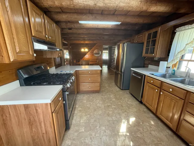 $415,000 | 6643 East 450th Street North, Francisco, IN 47649