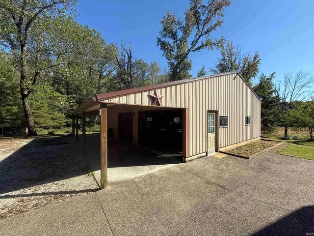 $415,000 | 6643 East 450th Street North, Francisco, IN 47649