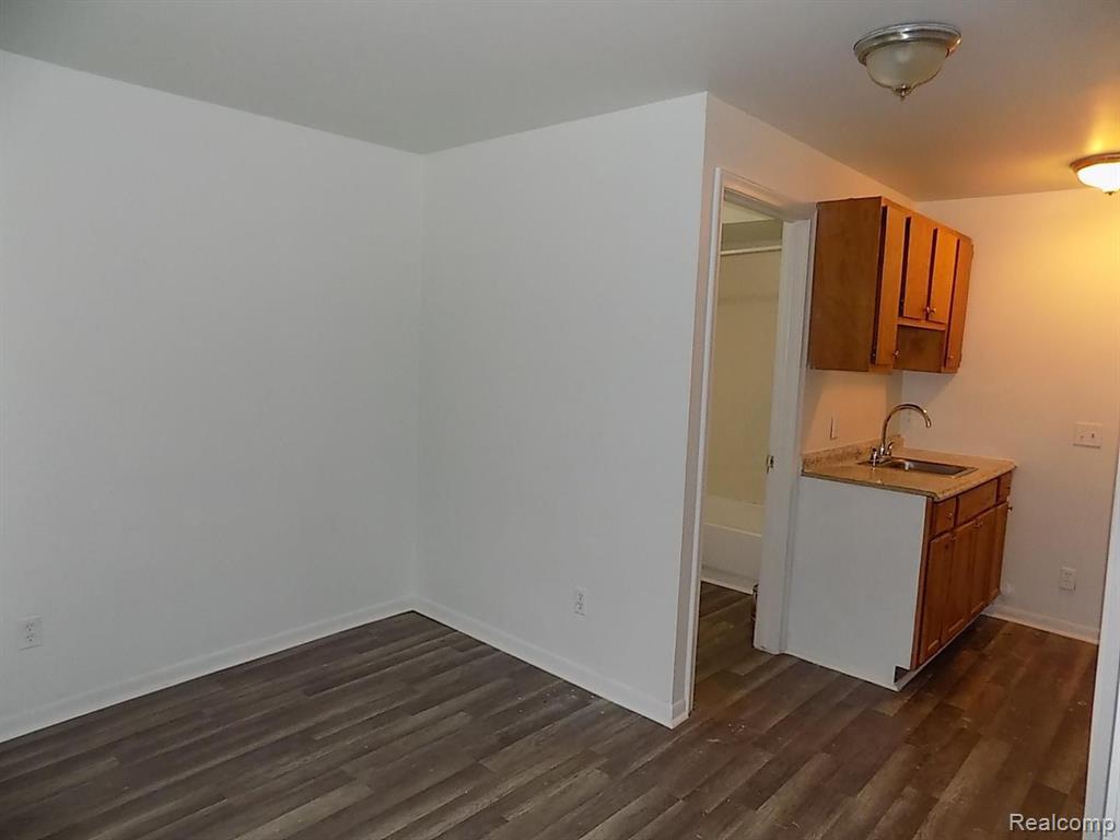 31715 West 9 Mile Road, Unit 5 Farmington, MI 48336 - Photo 5 of 10