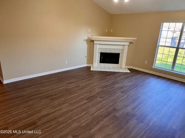 $1,695 | 1664 Madison Cove East, Southaven, MS 38671