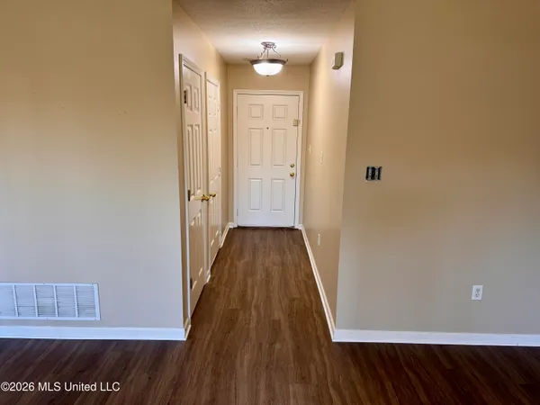 $1,695 | 1664 Madison Cove East, Southaven, MS 38671