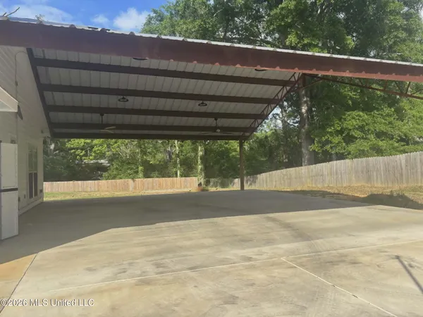 $229,000 | 1082 East Railroad Avenue, Wesson, MS 39191