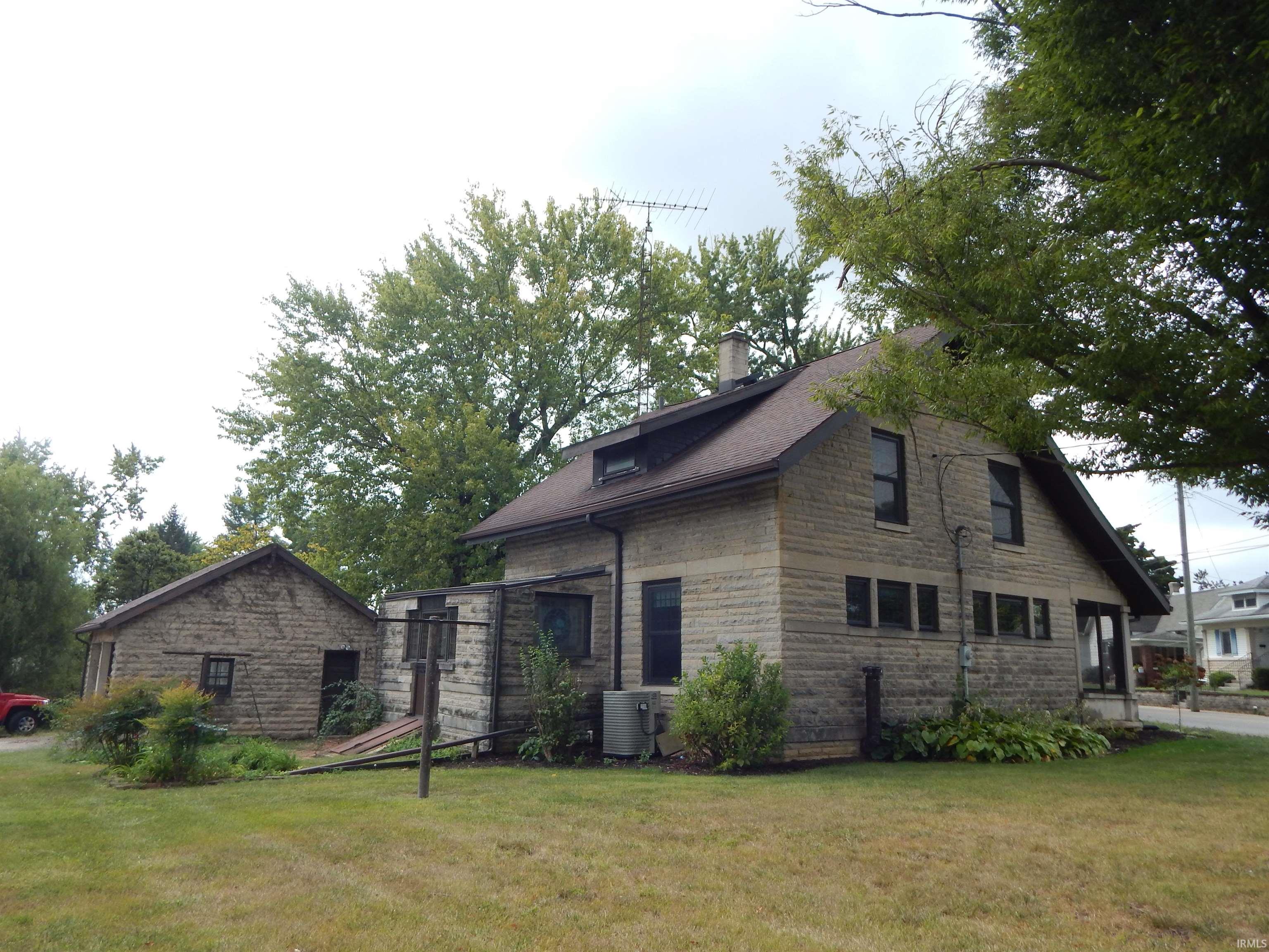 2028 Washington Avenue Bedford, IN 47421 - Photo 2 of 30