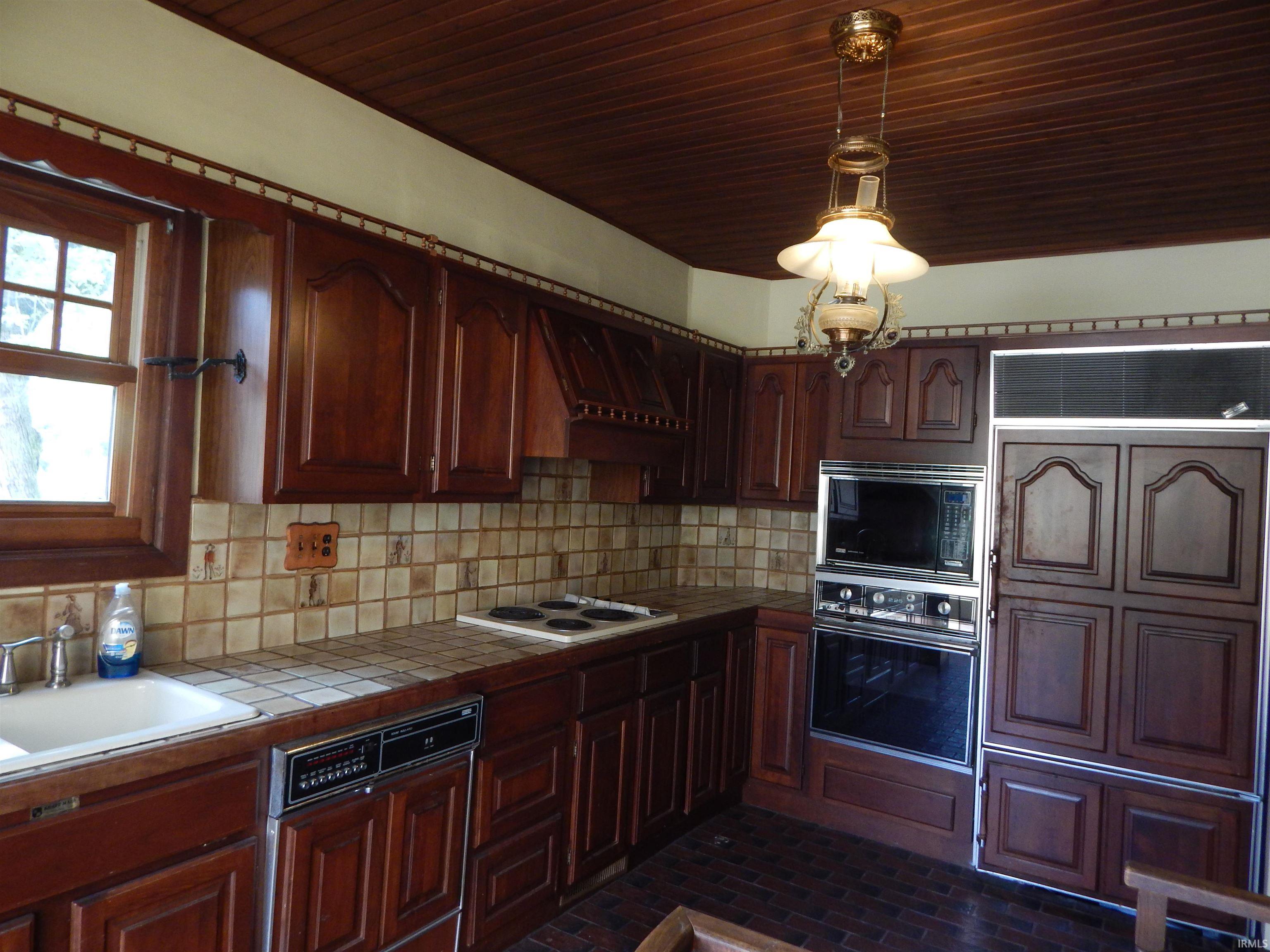 2028 Washington Avenue Bedford, IN 47421 - Photo 5 of 30