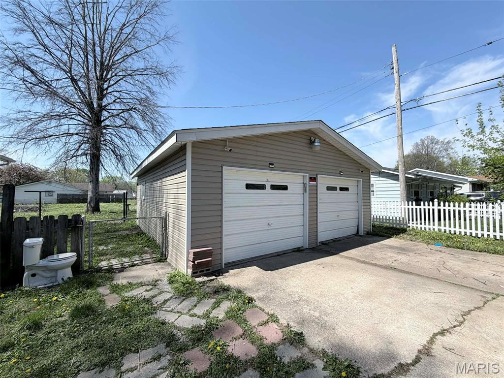 111 Miskell Boulevard Cahokia, IL 62206 - Photo 2 of 11
