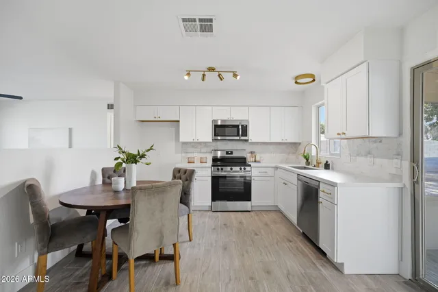 $360,000 | 19032 North 2nd Avenue, Phoenix, AZ 85027