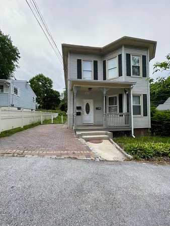 $2,500 | 50 Whipple Street, Unit 2, Worcester, MA 01607