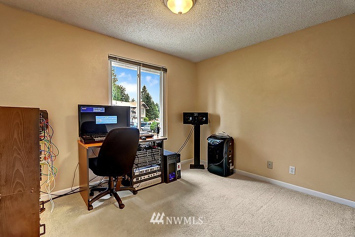 12915 Southeast 160th Street Renton, WA 98058 - Photo 13 of 23 Gallery Image 13